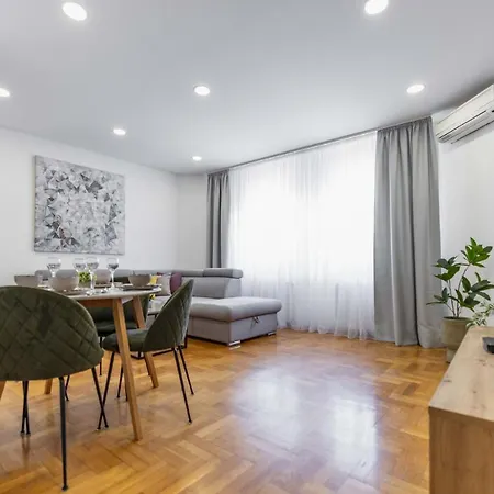 Marina With Free Parking 아파트