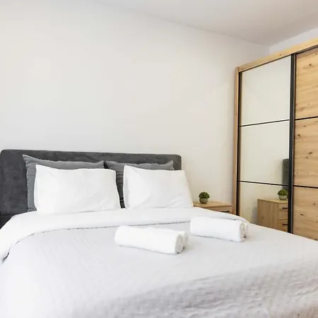 Marina With Free Parking Apartman *